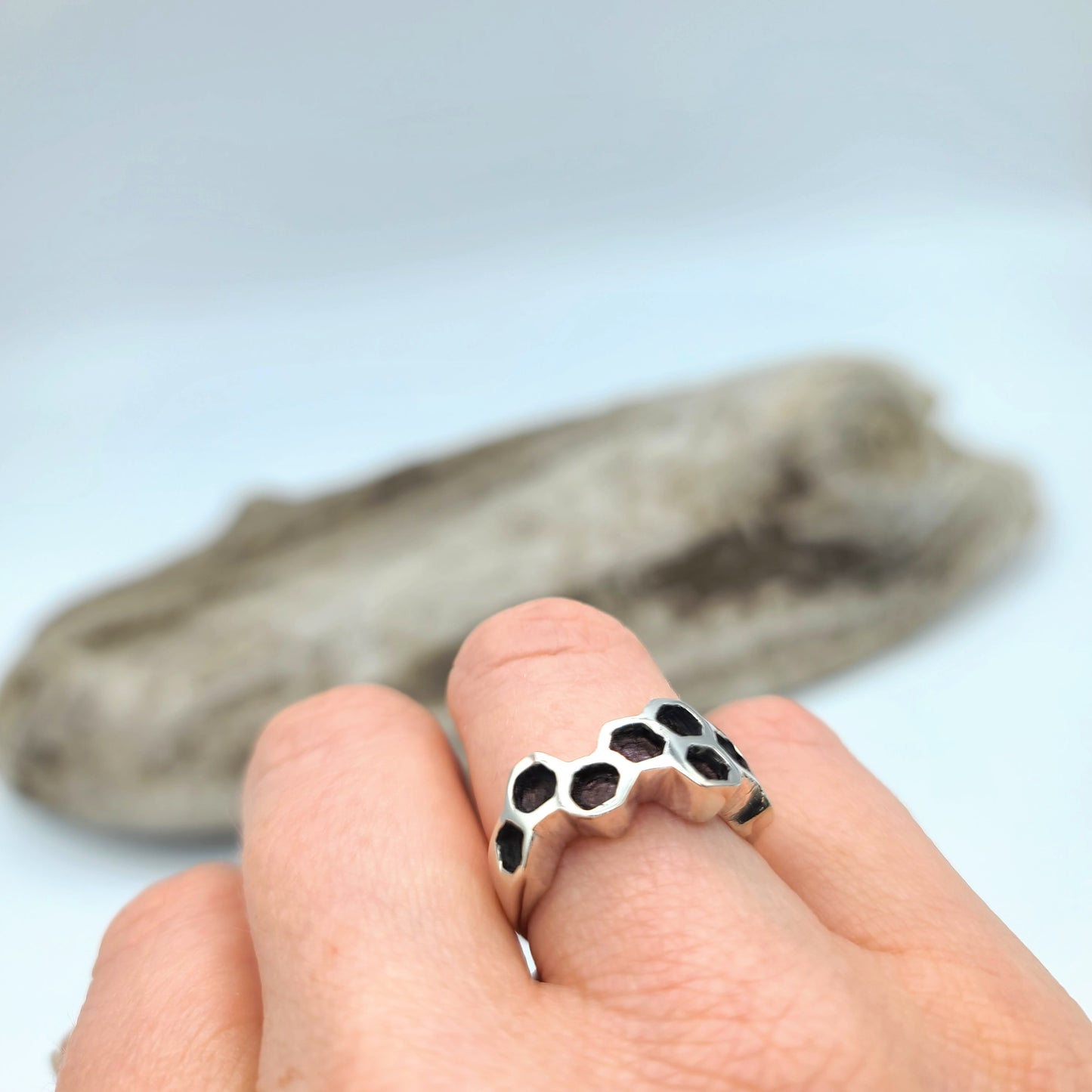 Honeycomb ring