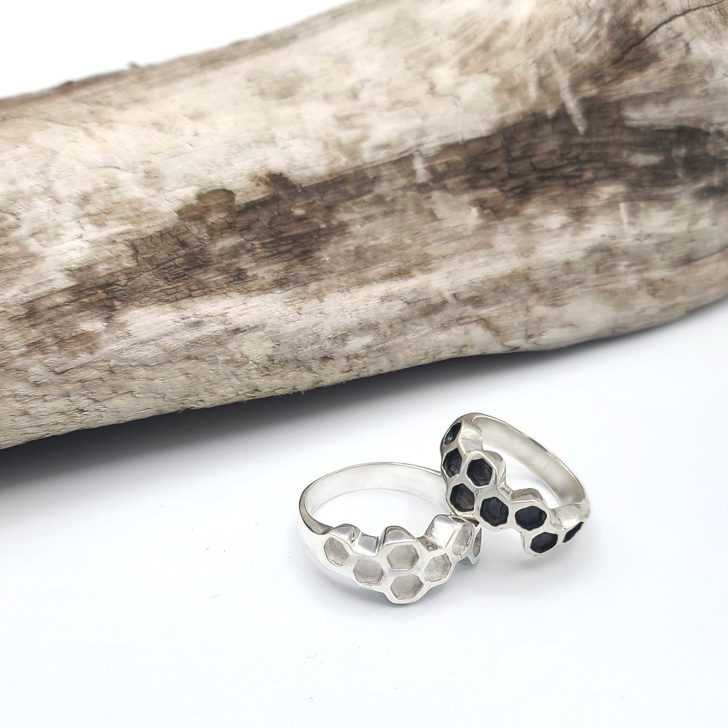 Honeycomb ring